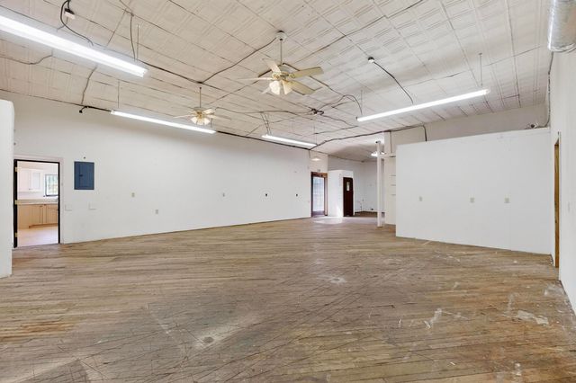 1042 County Rd 41, Velarde, NM 87582