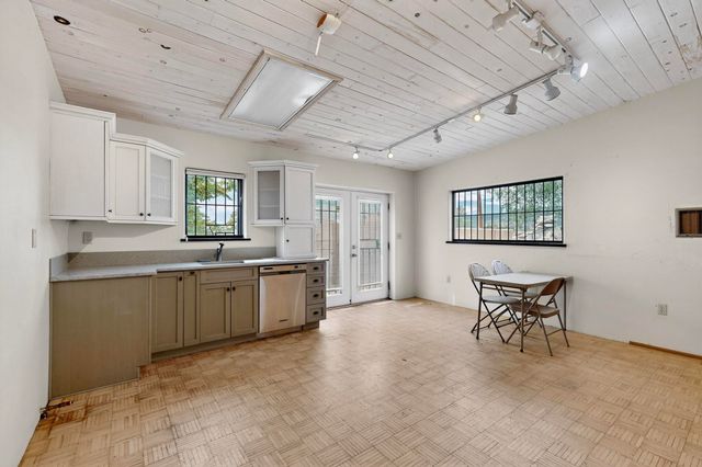 1042 County Rd 41, Velarde, NM 87582