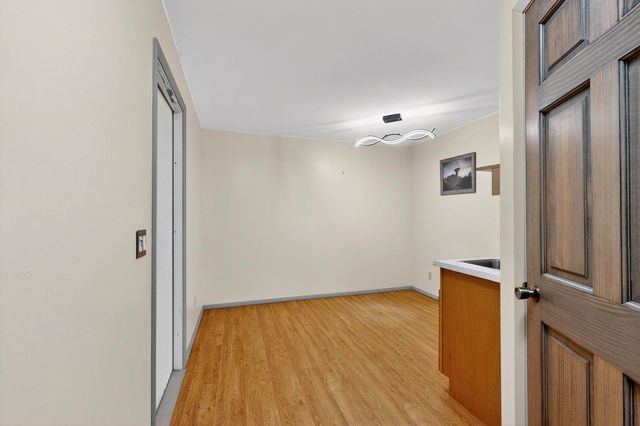 1042 County Rd 41, Velarde, NM 87582