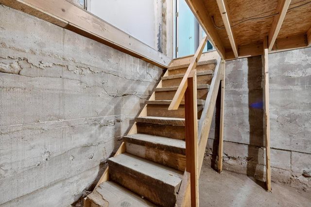 1042 County Rd 41, Velarde, NM 87582