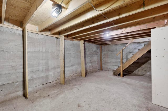 1042 County Rd 41, Velarde, NM 87582