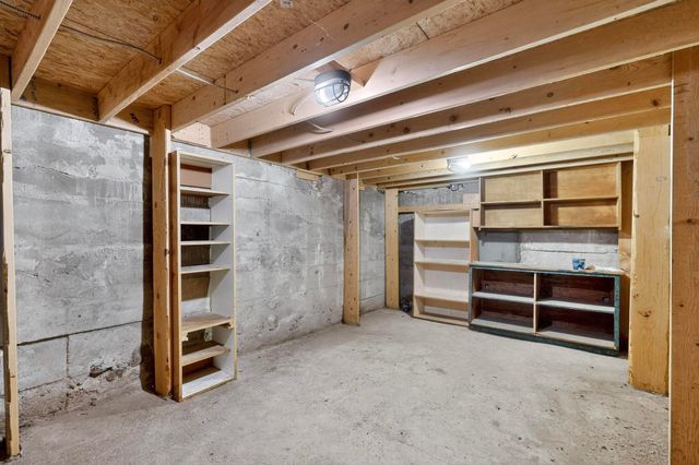 1042 County Rd 41, Velarde, NM 87582