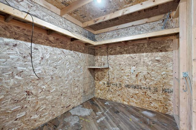 1042 County Rd 41, Velarde, NM 87582