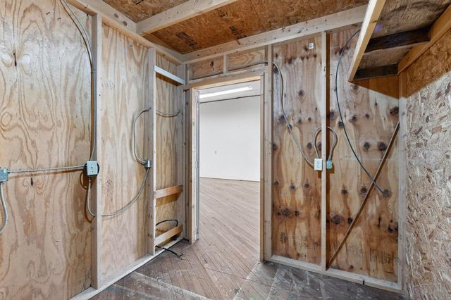 1042 County Rd 41, Velarde, NM 87582