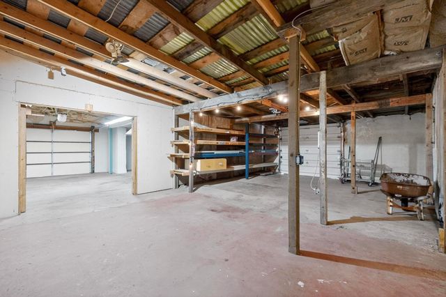 1042 County Rd 41, Velarde, NM 87582