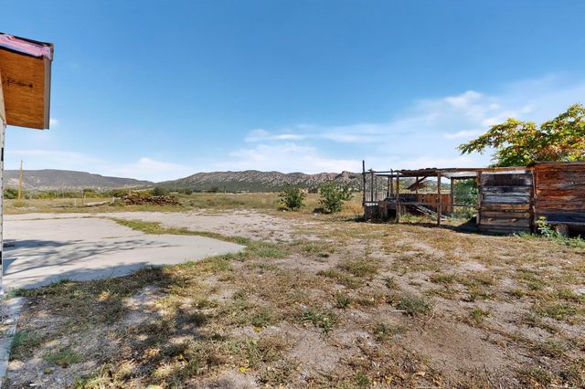 1042 County Rd 41, Velarde, NM 87582