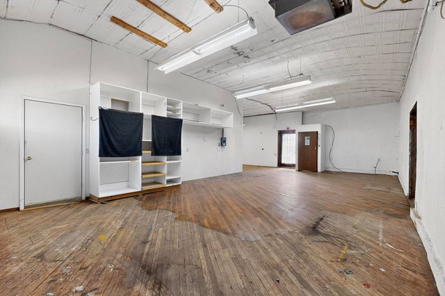 1042 County Rd 41, Velarde, NM 87582