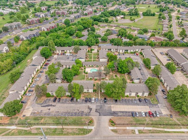 1725 E Lindsey Street 2, Norman, OK 73071