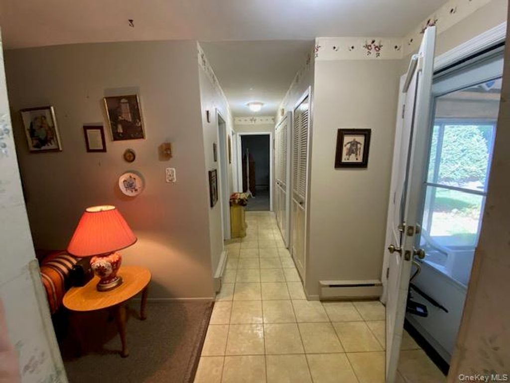 39 Freemont Lane, Coram, NY 11727 — photo 3