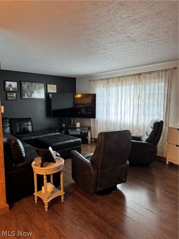 8069 Orchardway Street NW, North Canton, OH 44720