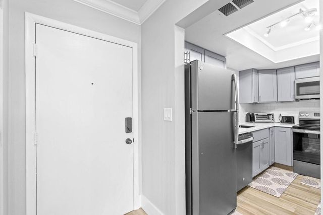 236 Castlewood Drive 204, North Palm Beach, FL 33408