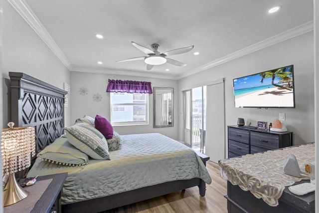 236 Castlewood Drive 204, North Palm Beach, FL 33408