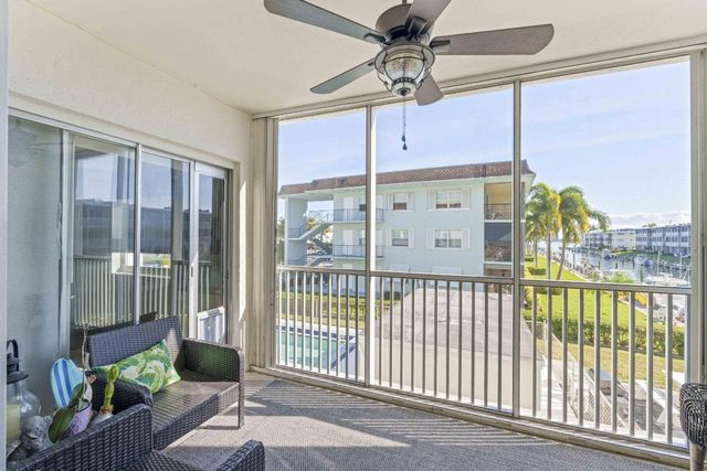 236 Castlewood Drive 204, North Palm Beach, FL 33408