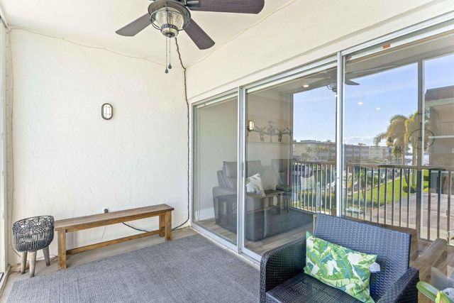 236 Castlewood Drive 204, North Palm Beach, FL 33408