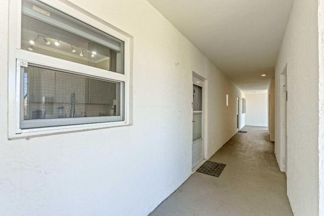 236 Castlewood Drive 204, North Palm Beach, FL 33408