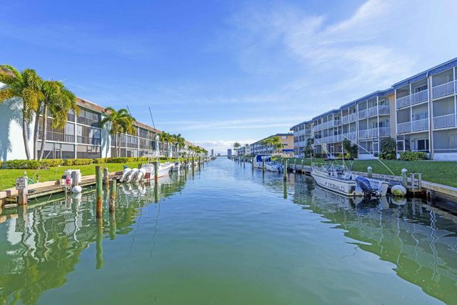 236 Castlewood Drive 204, North Palm Beach, FL 33408