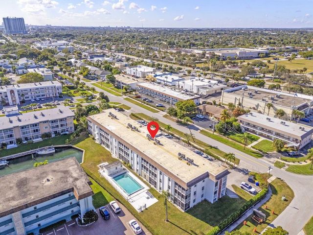 236 Castlewood Drive 204, North Palm Beach, FL 33408