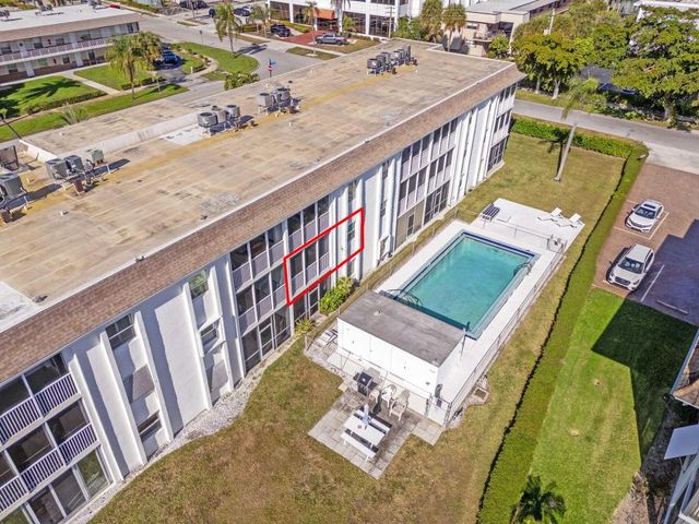 236 Castlewood Drive 204, North Palm Beach, FL 33408