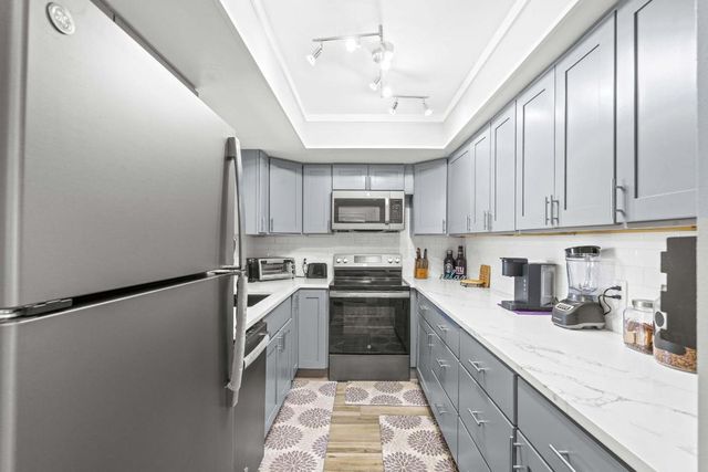 236 Castlewood Drive 204, North Palm Beach, FL 33408