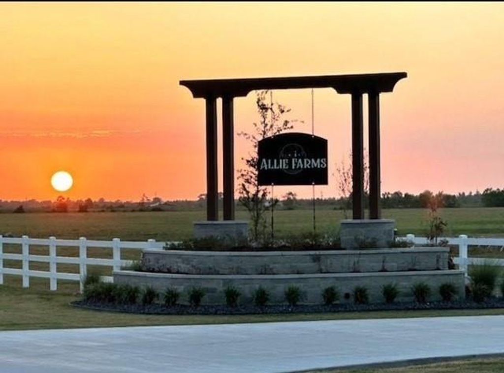 1071 Allie Lane, Dayton, TX 77535