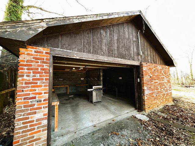 2428 Highway 30 E, Etowah, TN 37331