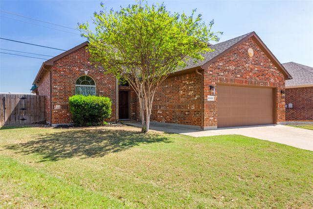 8320 Deer Bluff Lane, Fort Worth, TX 76179