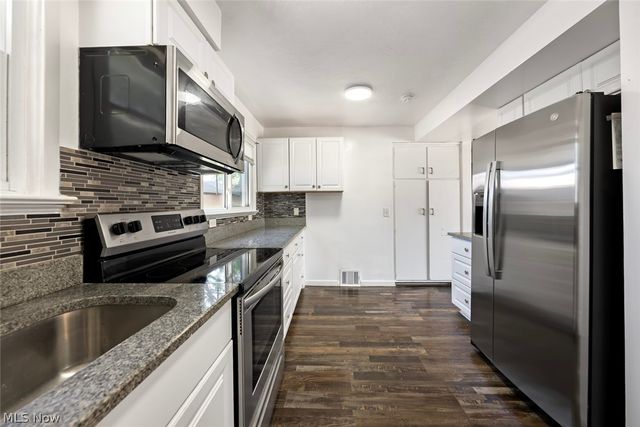 16018 Muskingum Boulevard, Brook Park, OH 44142