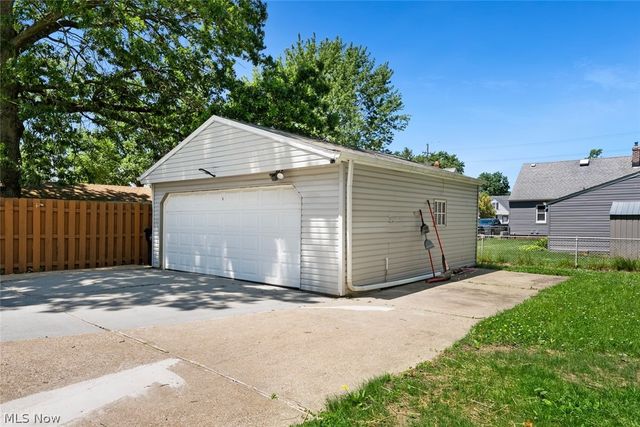 16018 Muskingum Boulevard, Brook Park, OH 44142