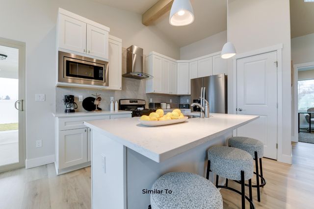 1606 Castlewood Ct, Grandview, WA 98930