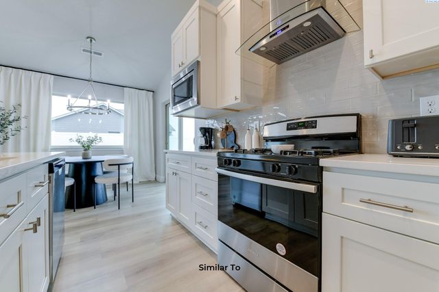 1606 Castlewood Ct, Grandview, WA 98930