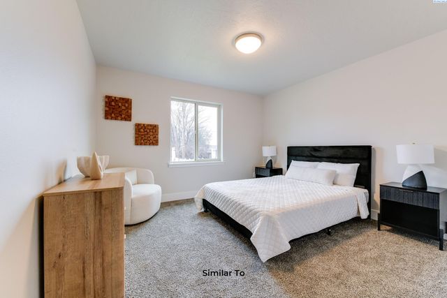 1606 Castlewood Ct, Grandview, WA 98930