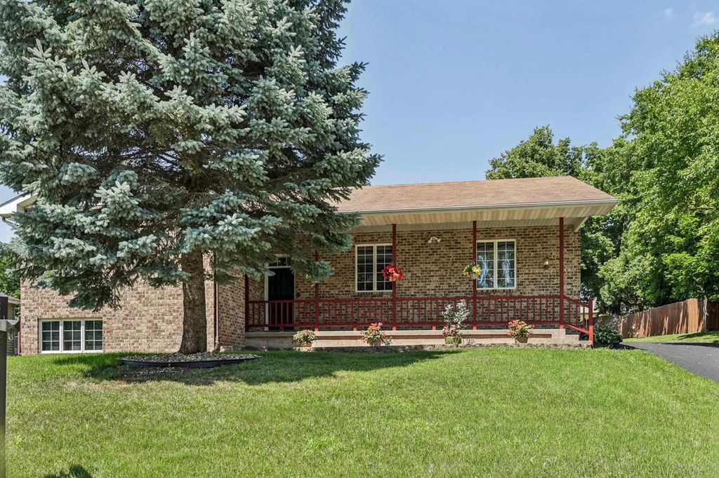 105 Dale Drive, Oregon, WI 53575