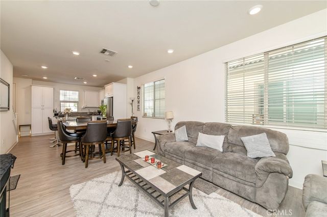 832 Mandarin, Upland, CA 91786