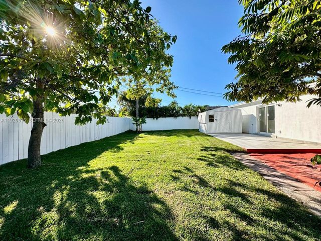 629 SW 4th St, Hallandale Beach, FL 33009