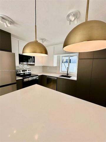 629 SW 4th St, Hallandale Beach, FL 33009