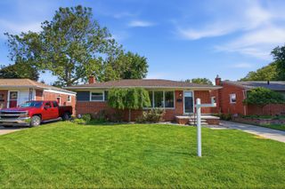 33030 Barton Street, Garden City, MI 48135