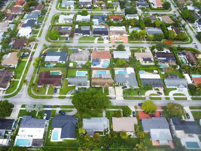 5830 SW 89th Ct, Miami, FL 33173
