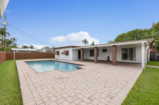 5830 SW 89th Ct, Miami, FL 33173