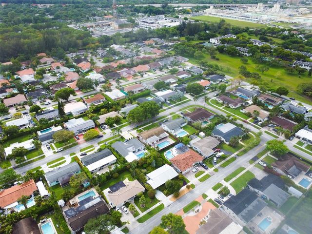5830 SW 89th Ct, Miami, FL 33173