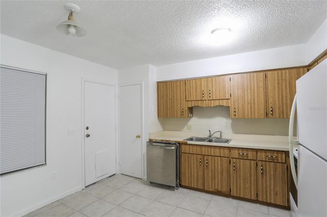 939 HUGHEY STREET, Apopka, FL 32703