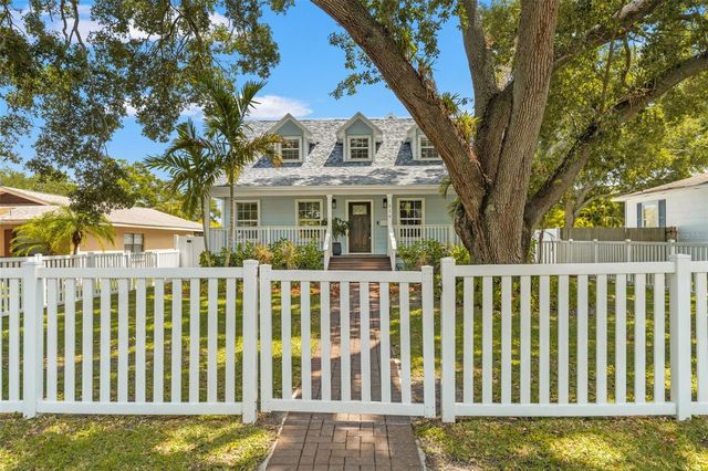 516 36TH AVENUE N, St Petersburg, FL 33704