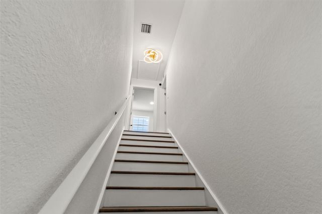 516 36TH AVENUE N, St Petersburg, FL 33704