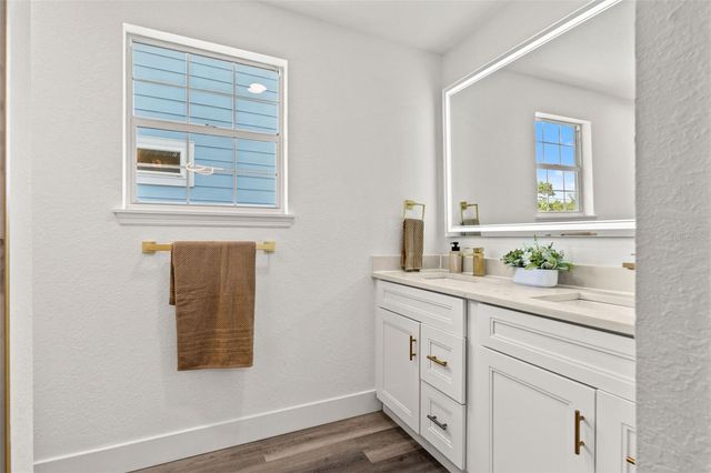 516 36TH AVENUE N, St Petersburg, FL 33704