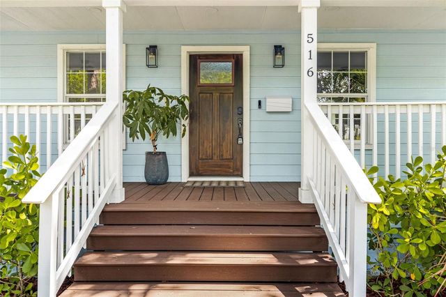 516 36TH AVENUE N, St Petersburg, FL 33704