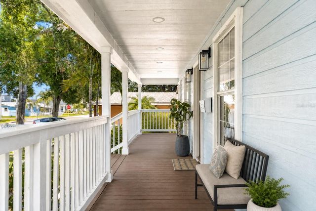 516 36TH AVENUE N, St Petersburg, FL 33704