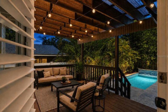516 36TH AVENUE N, St Petersburg, FL 33704