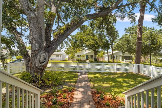 516 36TH AVENUE N, St Petersburg, FL 33704