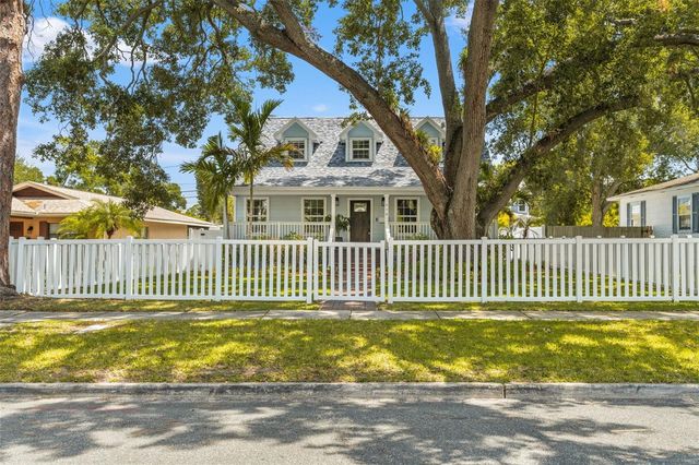 516 36TH AVENUE N, St Petersburg, FL 33704