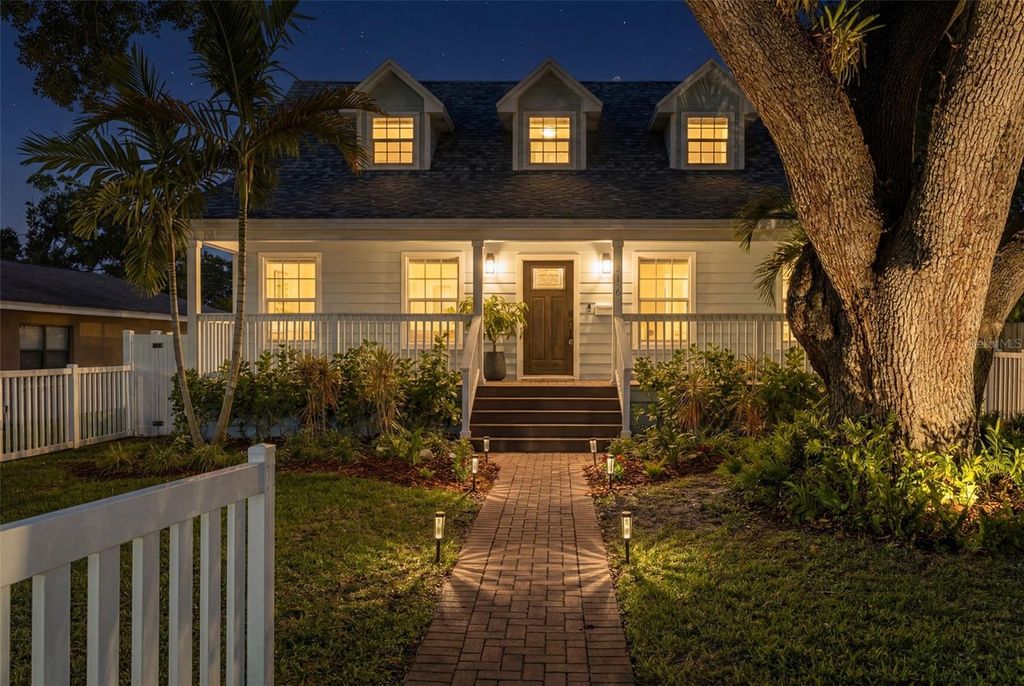 516 36TH AVENUE N, St Petersburg, FL 33704