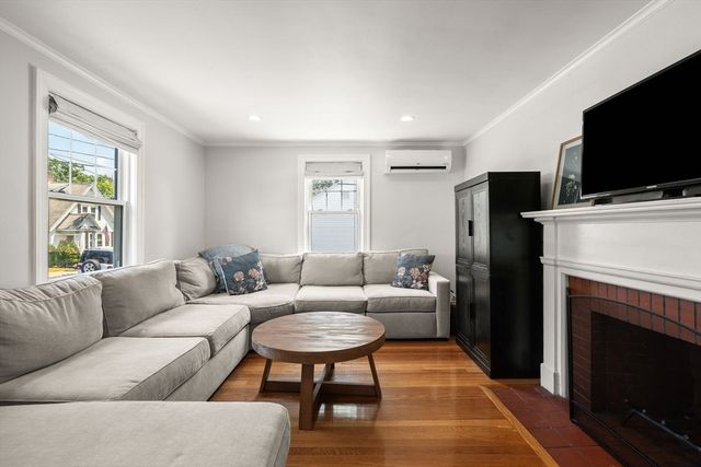 23 Eastwood Circuit, Boston, MA 02132